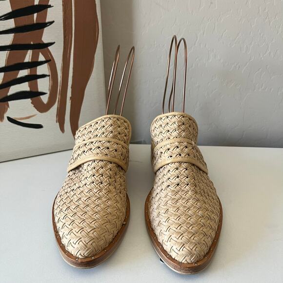Freda Salvador Nude Woven Spanish Leather Slip On Pointed Toe Keen Mules 6.5 - Picture 2 of 9